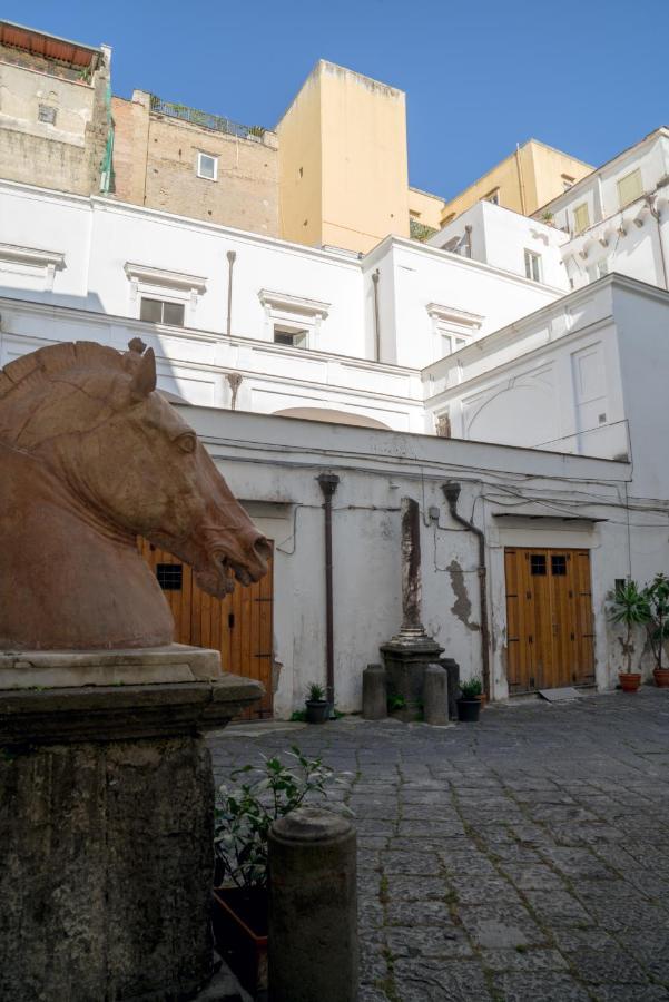Suite & Luxury Rooms Palazzo Diomede Carafa Nápoles Exterior foto