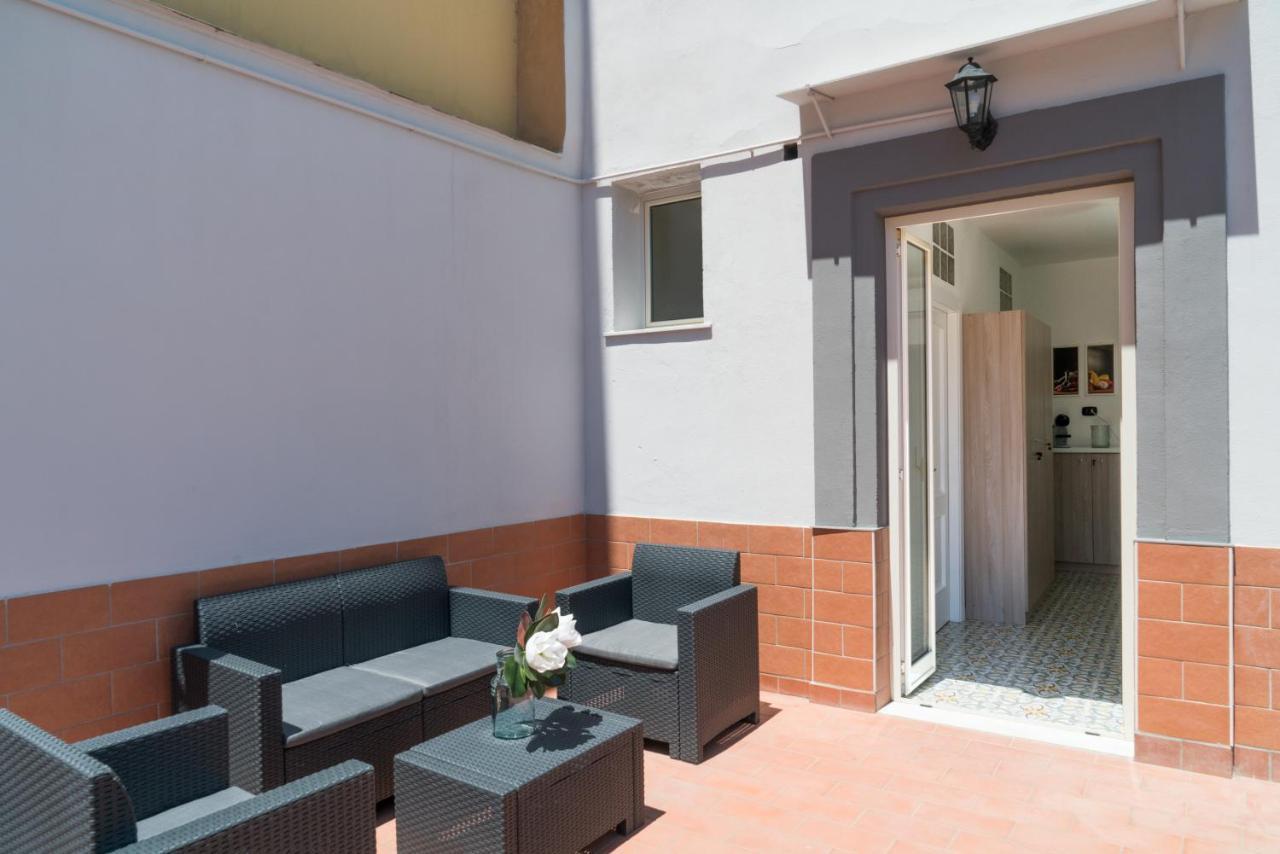 Suite & Luxury Rooms Palazzo Diomede Carafa Nápoles Exterior foto