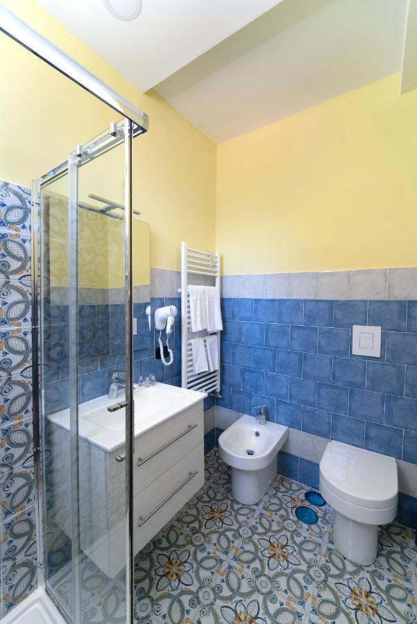 Suite & Luxury Rooms Palazzo Diomede Carafa Nápoles Exterior foto